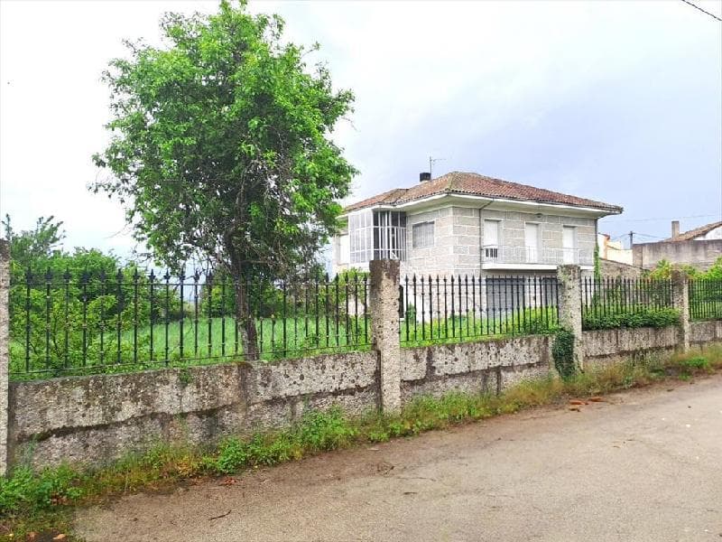 Detached House in Mandin