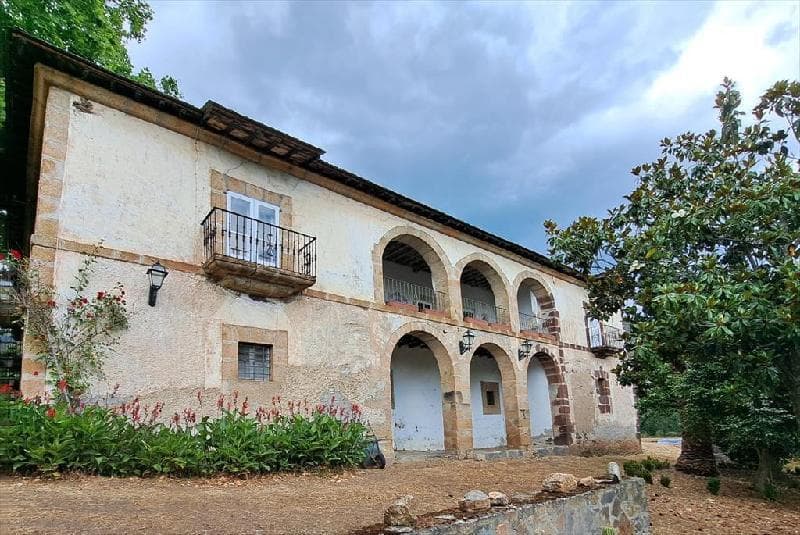 Detached House in A Rua