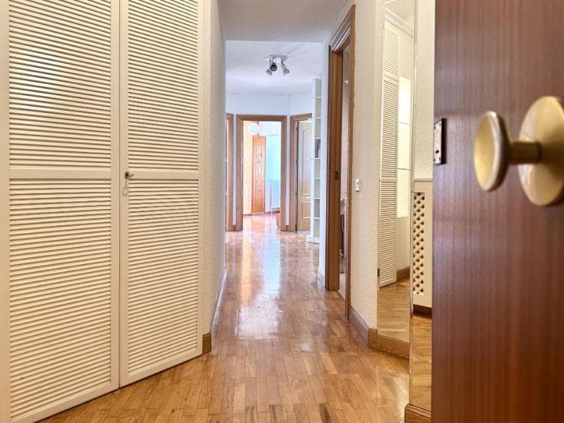 LUMINOSO PISO DE 3 DORMITORIOS EN ZIZIUR