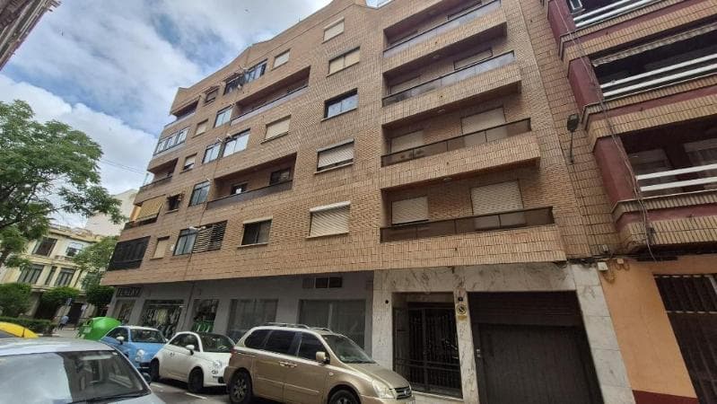 Flat in Torrent/Torrente