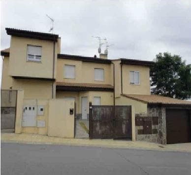 Chalet Adosado en Hontanares De Eresma