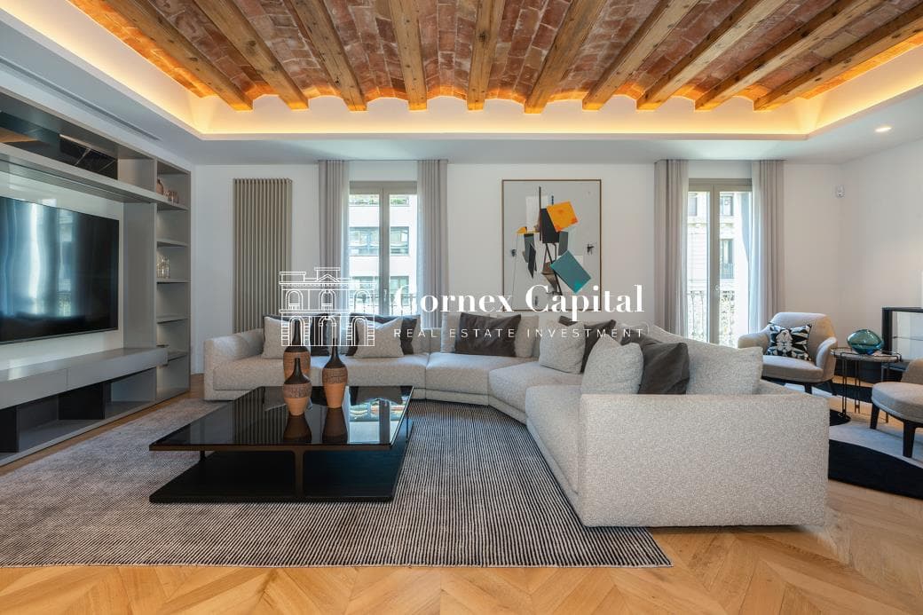 Señorial piso reformado junto al Paseo de Gracia
