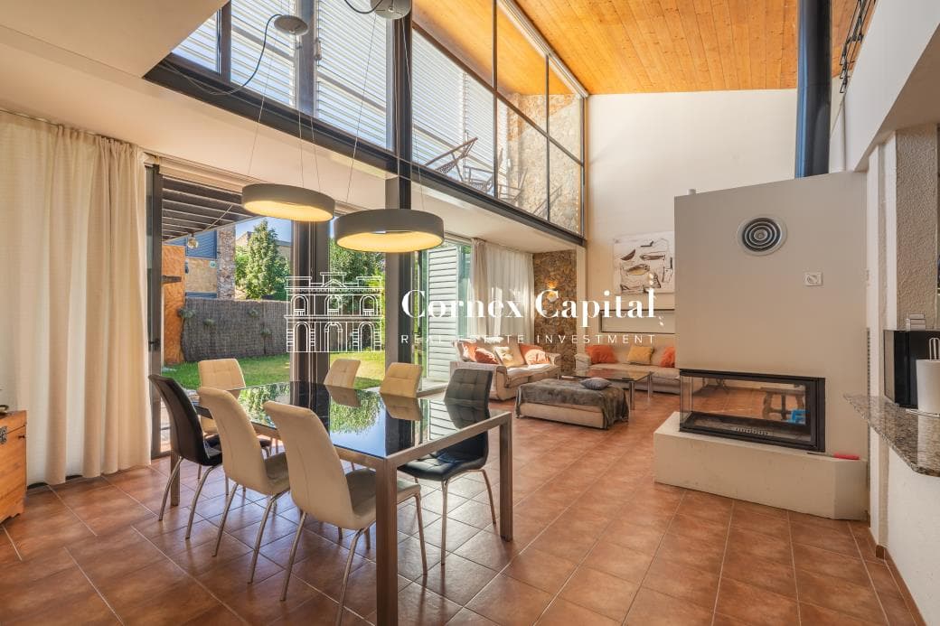 Fantastic house with private pool in Albons