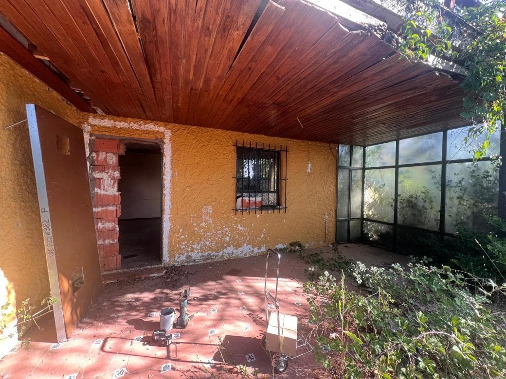 House in Valverde De La Virgen