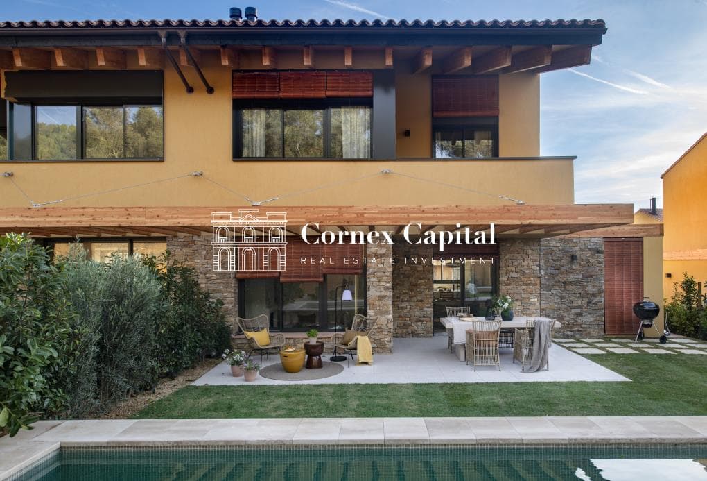 Spectacular newly built semi-detached house with 3 winds in Regencós