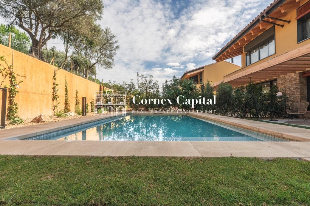 Spectacular new construction semi-detached house with 3 winds in Regencós