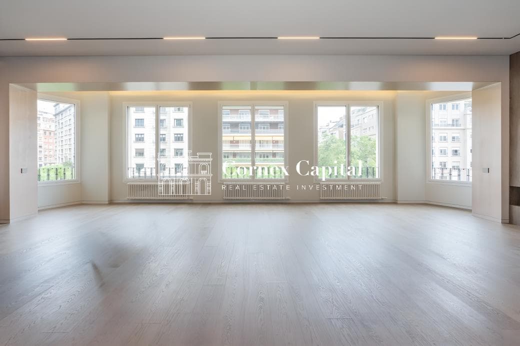 Exclusivo piso todo exterior junto al Turó Park