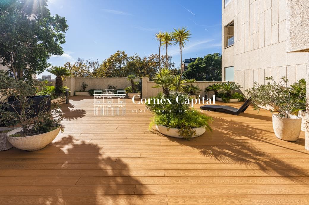 Lujosa vivienda de alquiler con 250m2 de terraza en Pedralbes