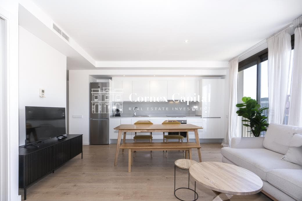 Piso de 3 habitaciones en edificio con piscina comunitaria en Poblenou